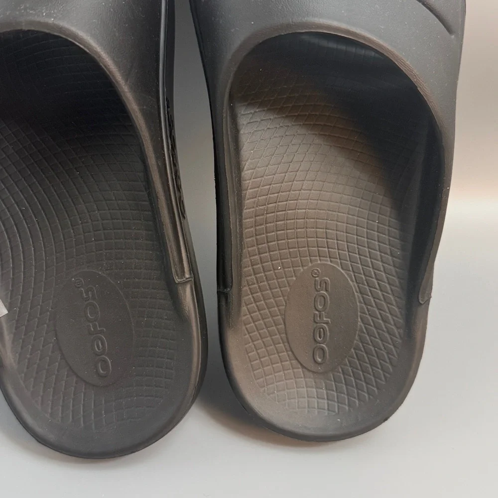 Oofos Ooahh Recovery Slide Sandal Black Men’s 7- W‎ 9 EU 40